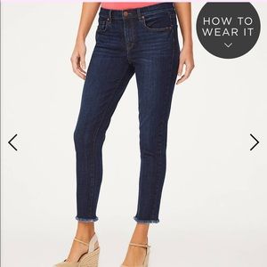 NWT LOFT Outlet Frayed Skinny Crop Jeans in dark vintage wash